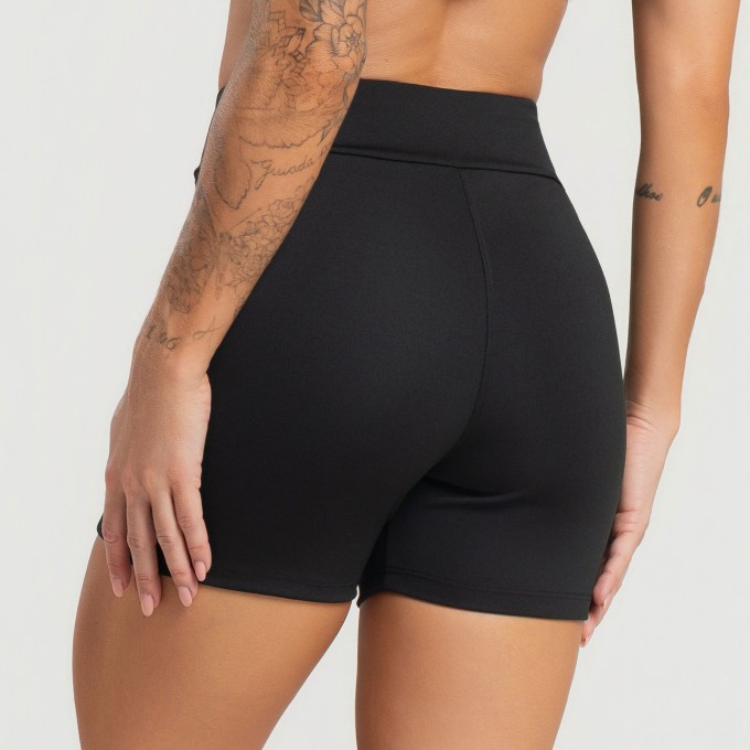 Short com Bolsos Laterais Balance Preto